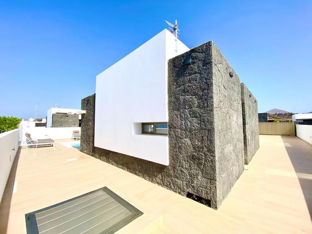 Luxury Villa Olivia 3 Beds - 3 Baths Puerto del Carmen  0*, Puerto del Carmen (Lanzarote) Spain